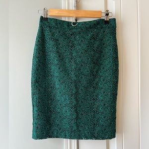 Ann Taylor green & black embroidered skirt size 00P